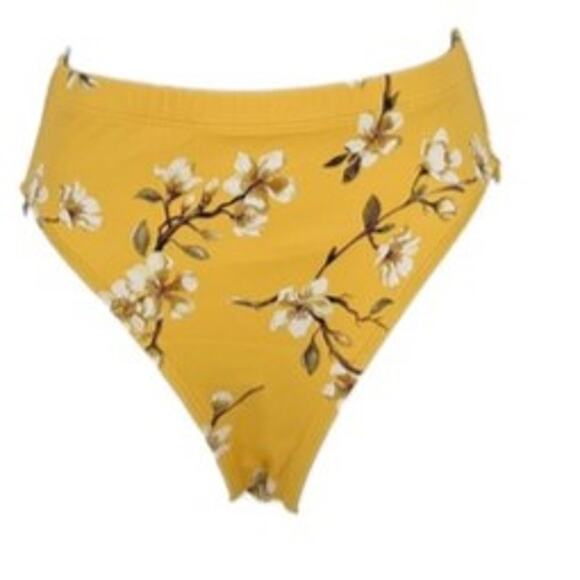 Swimsuit Classic Style Dogwood Floral Bikini Set in Yellow and White Size Small - Picture 3 of 9